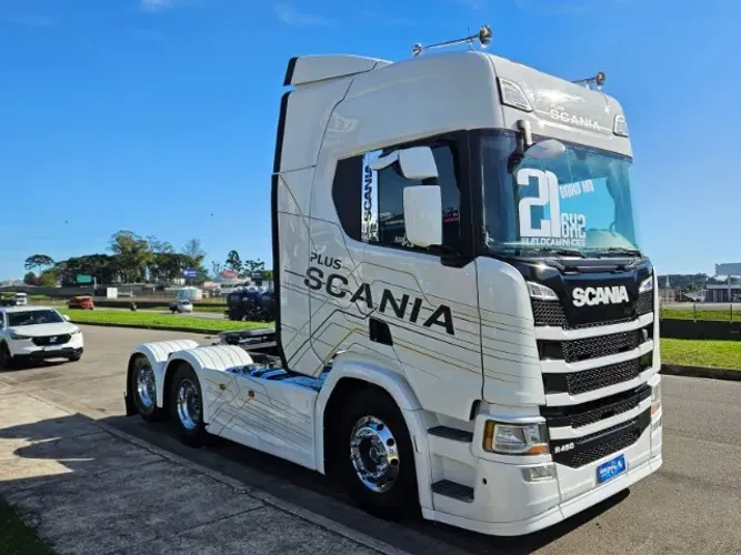 Scania R450 6x2 Plus Ano 2021 Euro 5 Automático Farol de teto e grade Rodas de Alumínio