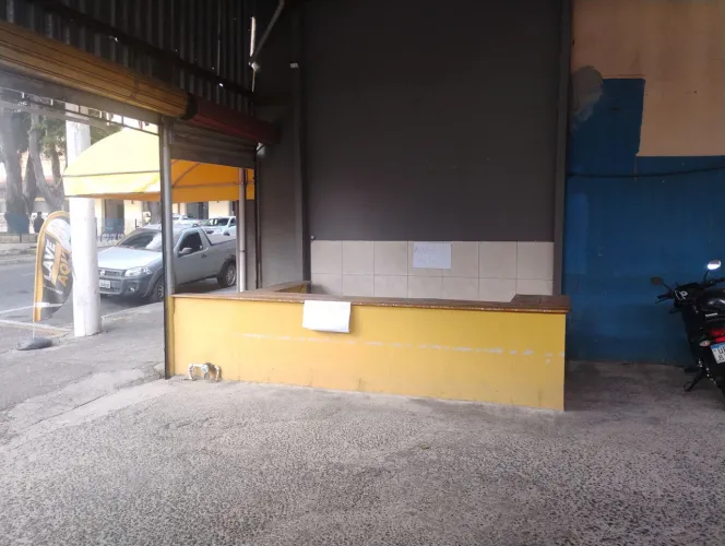 Aluga-se banca centro pinda