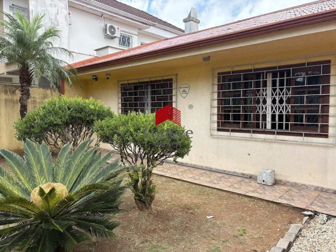 Casa com 205m² 5 quartos, à venda, no bairro Pinheirinho em Curitiba