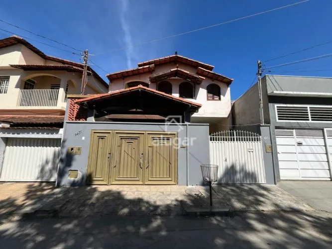 Casa residencial para alugar em Montes Claros/MG 3 quartos, suíte e área de serviço