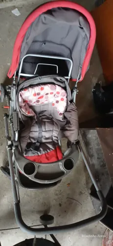 Carrinho de bebê apenas venda retirada no local. 