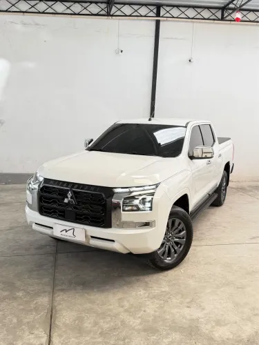 Mitsubishi TRITON HPE 2.4 CD 4X4 TB Diesel Aut. 2026
