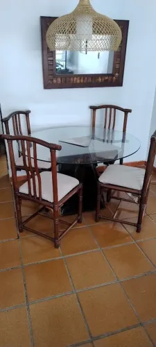 Mesa e Cadeiras