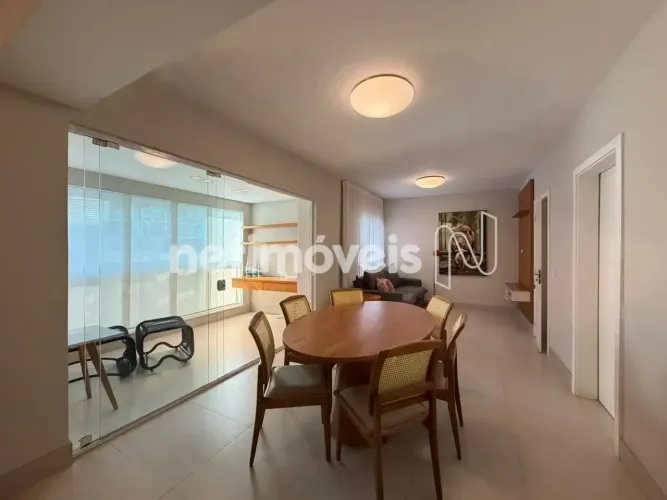 Apartamento mobiliado, 03 quartos transformados em 02 suítes para locação no Vila da Serra