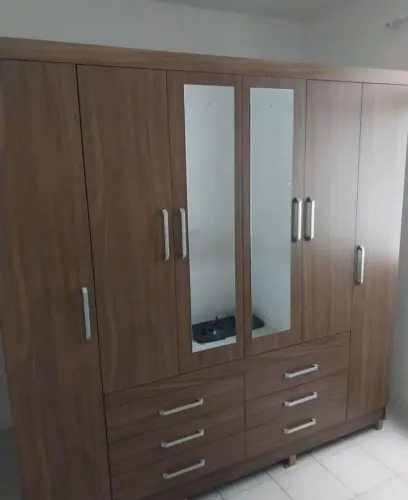 Vendo guarda com pouco tempo de uso todo MDF