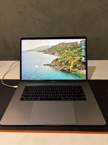 MacBook Pro i7 15?