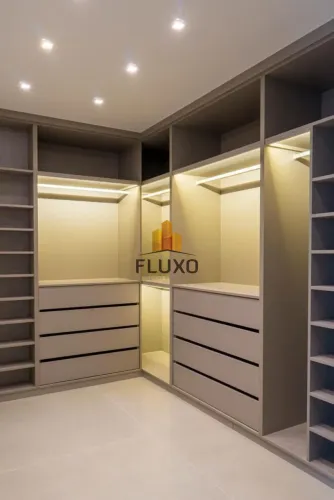 Casa em Condominio com 3 dormitórios para venda no bairro ESTORIL