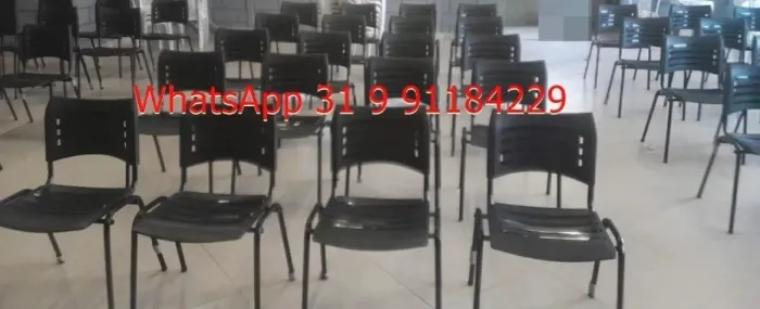 Cadeiras na cor preta Novas polipropileno Frete grátis