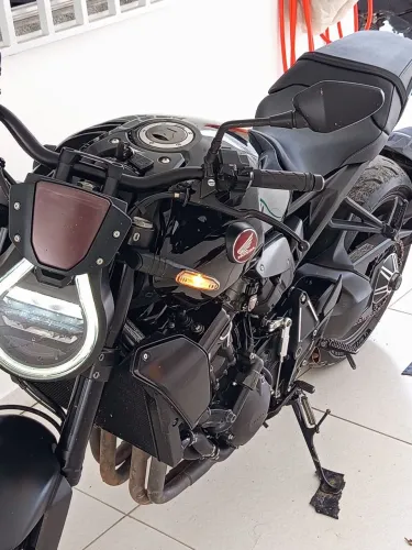 Moto muito nova zera