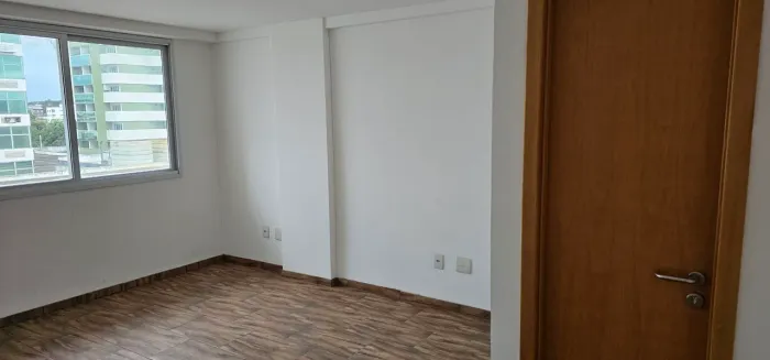 Sala no edifício Contemporâneo. Novíssima com garagem.