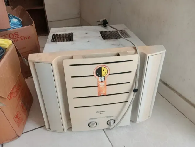 Vende-se um ar condicionado 350