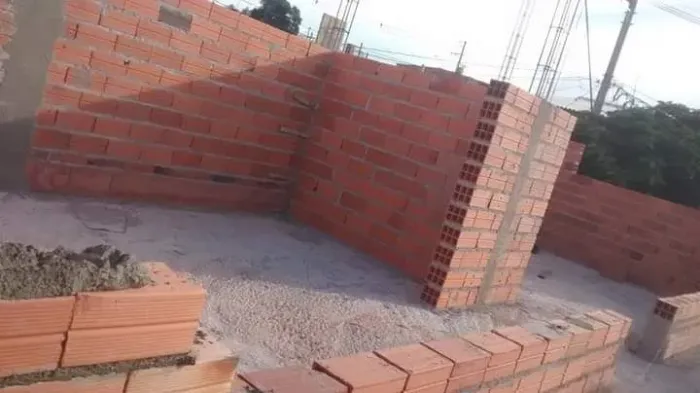 Pedreiro disponível 