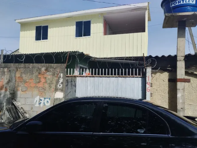 Sobrado misto no boqueirão excelente localização