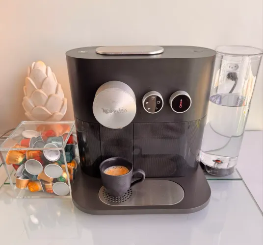Cafeteira Nespresso Expert C-80 - 220 V - Capsulas
