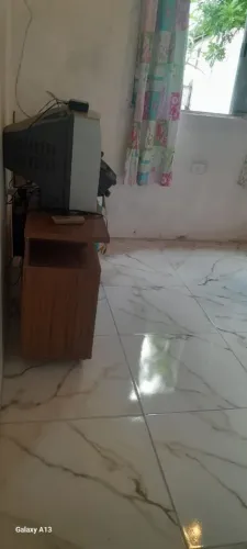 Vende-se uma casa de dois cômodos 