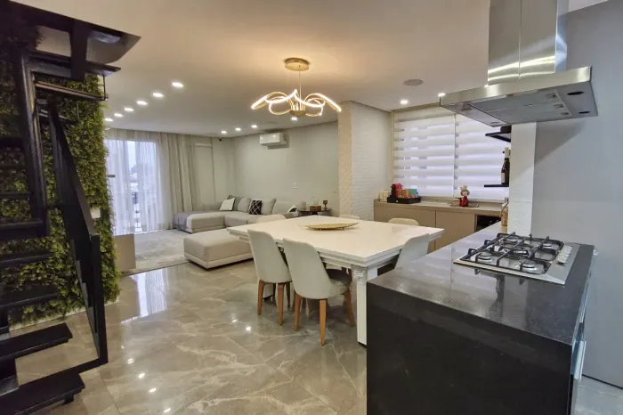 Triplex para venda em Santana com 2 quartos, sendo 2 suítes, 112m²