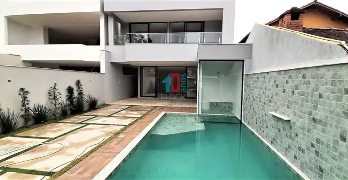 Barra da Tijuca | Casa de Condomínio 4 quartos, sendo 4 suites
