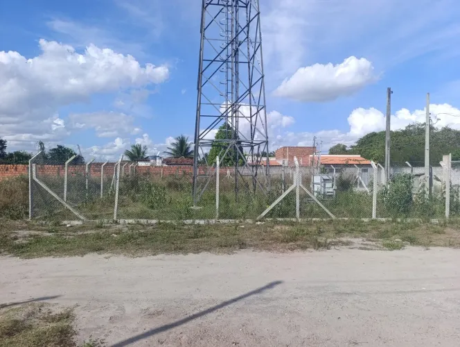 VENDO ESTE TERRENO PROXIMO NOIDE