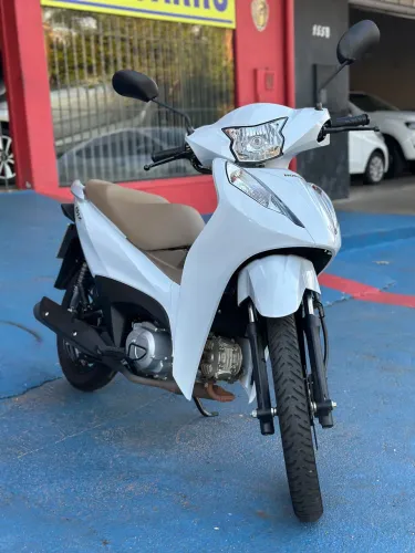 Biz EX, 2026, com apenas 4.000 km, novíssima!