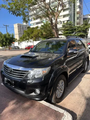 Toyota Hilux SW4 SRV D4-d 4X4 3.0 TDI Dies. AUT 2015