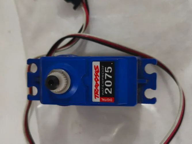 Servo traxxas 2075 usado