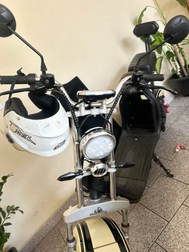 Scooter eletrônica 