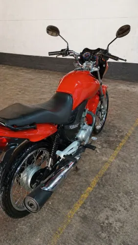 Vende-se Titan 150 EX 2010 em dias 