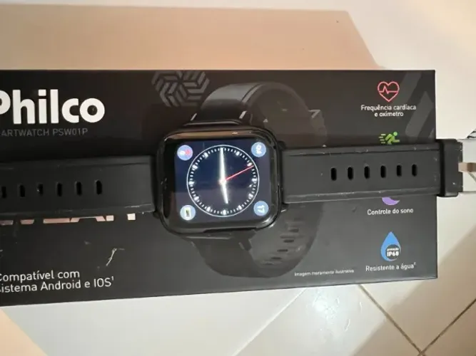 Smartwatch Philco - Na caixa e com carregador