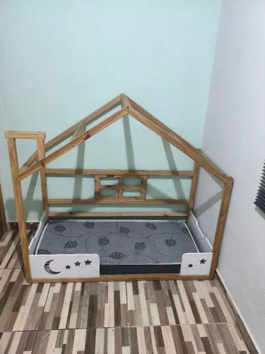 Cama Montessoriana Madeira Maciça com colchão