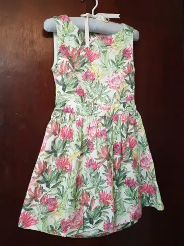 Vestido Zara Baby - tamanho 4 anos (cada)