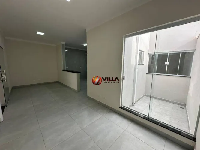 Casa com 3 dormitórios para alugar, 100 m² por R$ 2.450,00/mês - Vila Cordenonsi - America