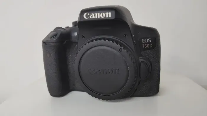 Canon T6i (750D)