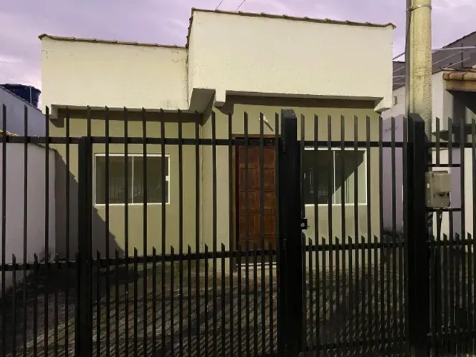 Aluga-se Casa - 2 Quartos com Garagem e Quintal - Residencial Canaã (Colônia) - R$ 950,00