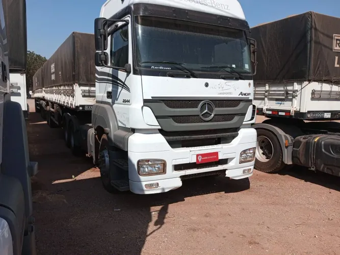 Mercedes-Benz Axor 2644 S/36 6X4E5 2022/2022 Vamos Seminovos Cuiabá