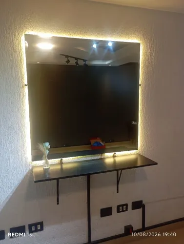 Alugo kit cadeira e espelhos com led luminoso