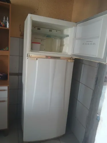 Vendo geladeira 