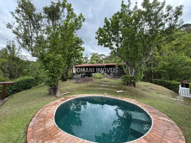 Lindo Sítio com Piscina Aquecida à Venda na Região da Tabatinga - Campos do Jordão/SP