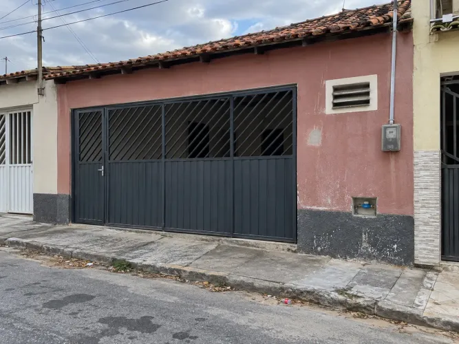 Cada a venda no ANCURI, com 2 quartos