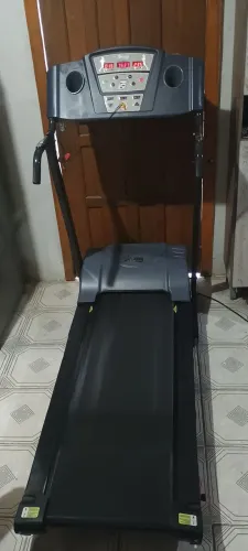 Esteira Profissional Dream 2.5HP Bivolt apenas 7 meses de uso impecável 