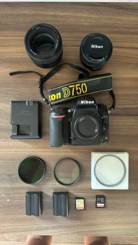 Câmera Nikon D750
