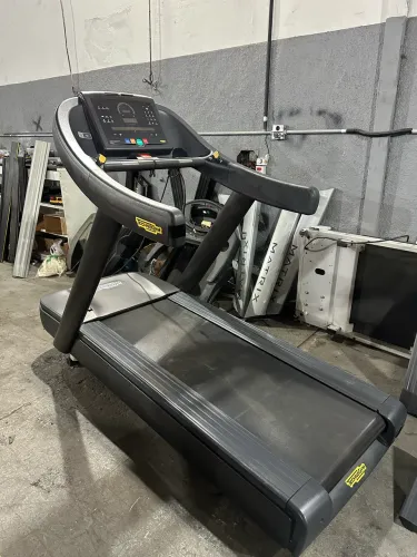 Esteira ELITE PREMIUM Technogym - Revisada seminova