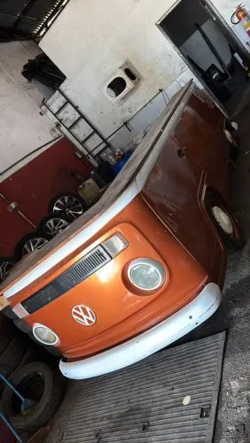 Balcão Personalizado Feito com uma Kombi