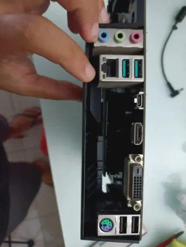 Placa mãe B360M PLUS GAMING + I7 9700F