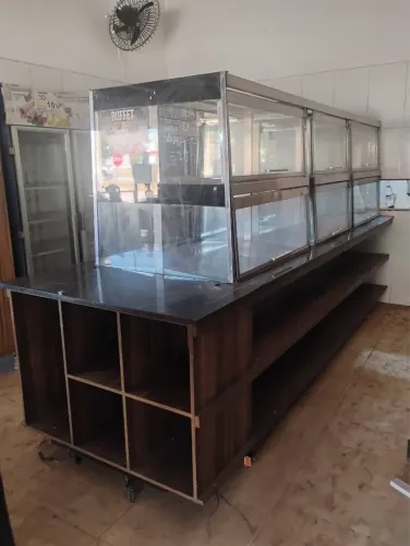 Balcão Buffet de aço inoxidável e madeira