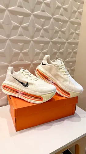 Nike Vomero Premium - Tamanho 41