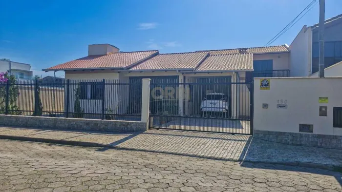 Casa com 3 dormitórios à venda, 159 m² por R$ 880.000,00 - Coloninha - Gaspar/SC