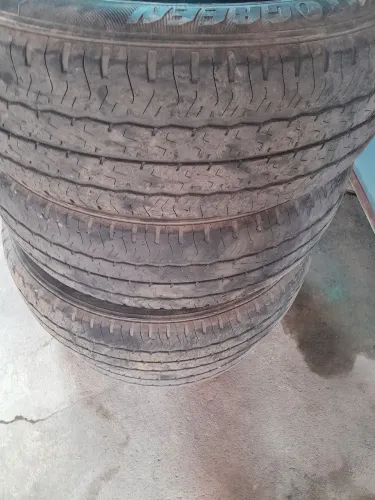 Vendo pneu meia vida da toro 225/65 aro 16