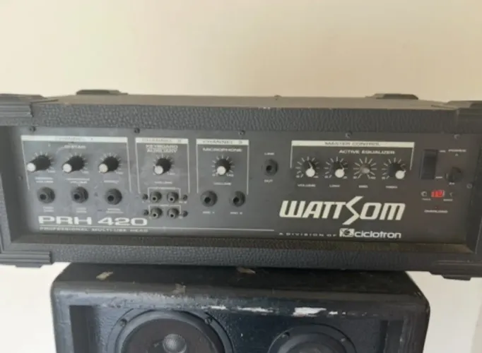 Par de caixas de som LEACS 200w RMS cada com amplificador Wattsom PRH 420