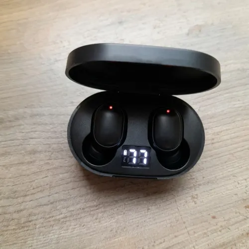 Fone de Ouvido Sem Fio Bluetooth TWS com Display LED - Preto