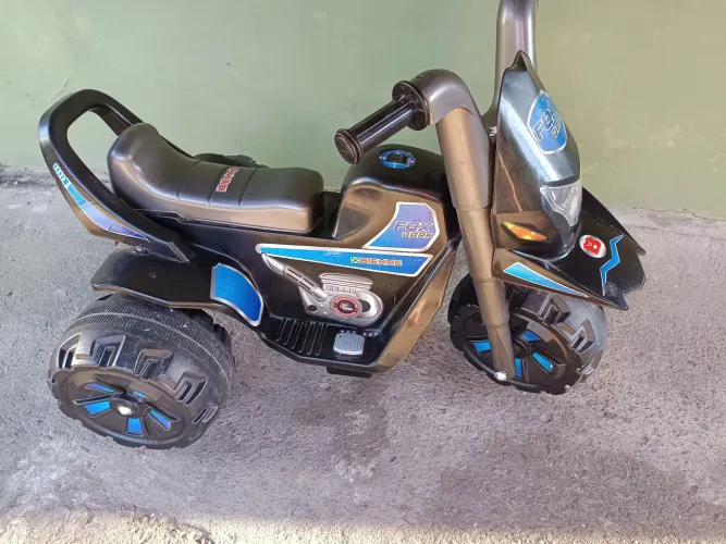 Moro elétrica infantil biemme Fox dark 6v